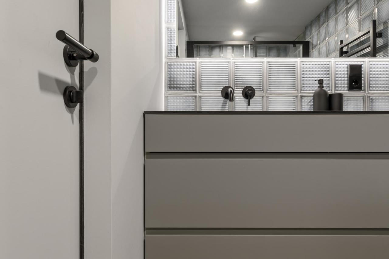 Ivis House Modern Apartment In Vilnius Old Town With Balcony VNO Exterior foto